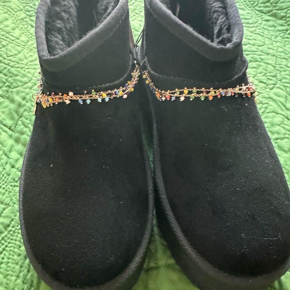 Elegant Black Platform Shoes with Colorful Accents